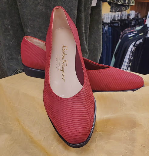 Clothing Store «Passion For Fashion», reviews and photos, 12767 Chillicothe Rd, Chesterland, OH 44026, USA