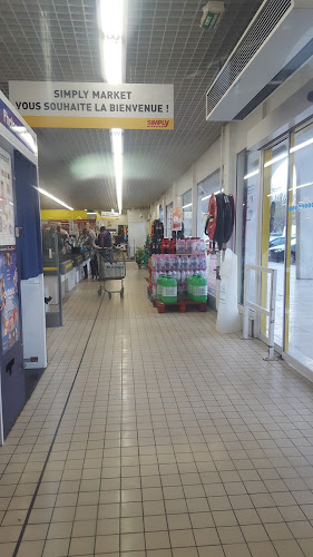 Auchan Supermarché Saint-Quentin Schumann à Saint-Quentin