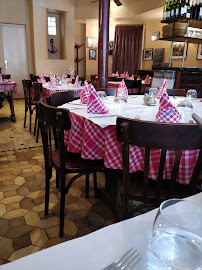Atmosphère du Restaurant français Au Rendez-Vous de la Marine à Paris - n°6