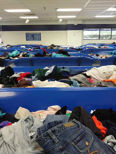 Outlet Store «Goodwill Outlet», reviews and photos