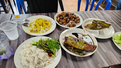 Ikan Bakar Jalan Bellamy (Seri Melaka) - Ikan Bakar Seri Melaka, Jalan Bellamy, Bukit Petaling, 50460 Kuala Lumpur, Federal Territory of Kuala Lumpur, Malaysia