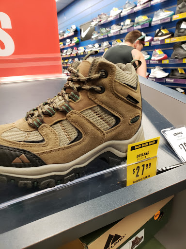 Sporting Goods Store «Big 5 Sporting Goods», reviews and photos, 10027 W Remington Ave #100, Littleton, CO 80127, USA