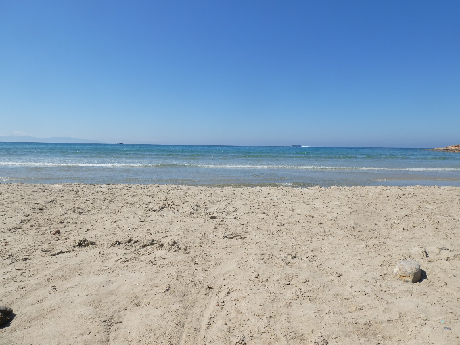 Foto von Agiassos Strand mit sehr sauber Sauberkeitsgrad