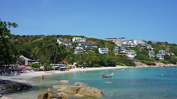 Thongson Bay beach'in fotoğrafı - rahatlamayı sevenler arasında popüler bir yer