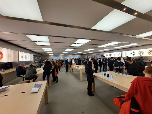 Computer Store «Apple Somerset», reviews and photos, 2800 W Big Beaver Rd, Troy, MI 48084, USA