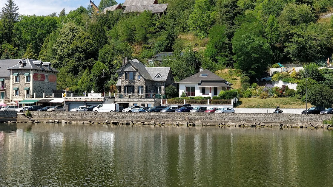La Villa Marraine à Chambon-sur-Lac (Puy-de-Dôme 63)