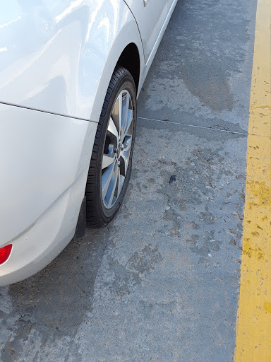 Tire Shop «Discount Tire Store - Moore, OK», reviews and photos, 1421 S I-35 Service Rd, Moore, OK 73160, USA