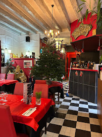 Atmosphère du Restaurant asiatique L'Auberge du Bonheur à Loury - n°11