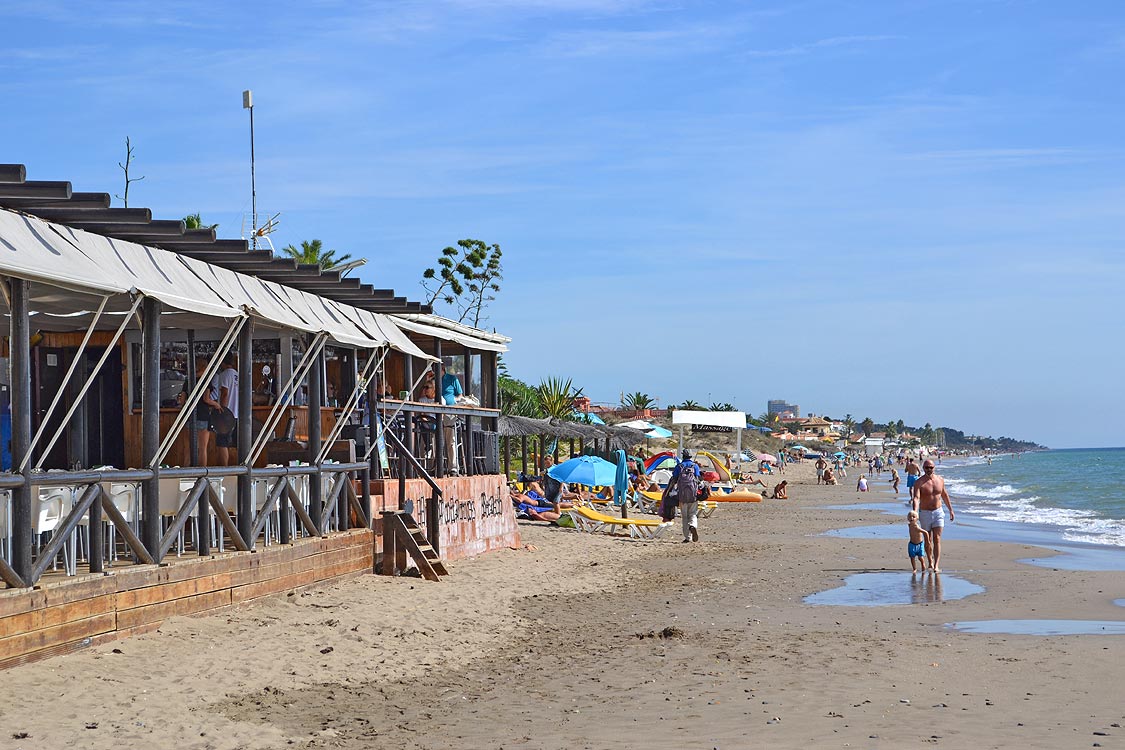 Foto von Playa del Rosario mit langer gerader strand