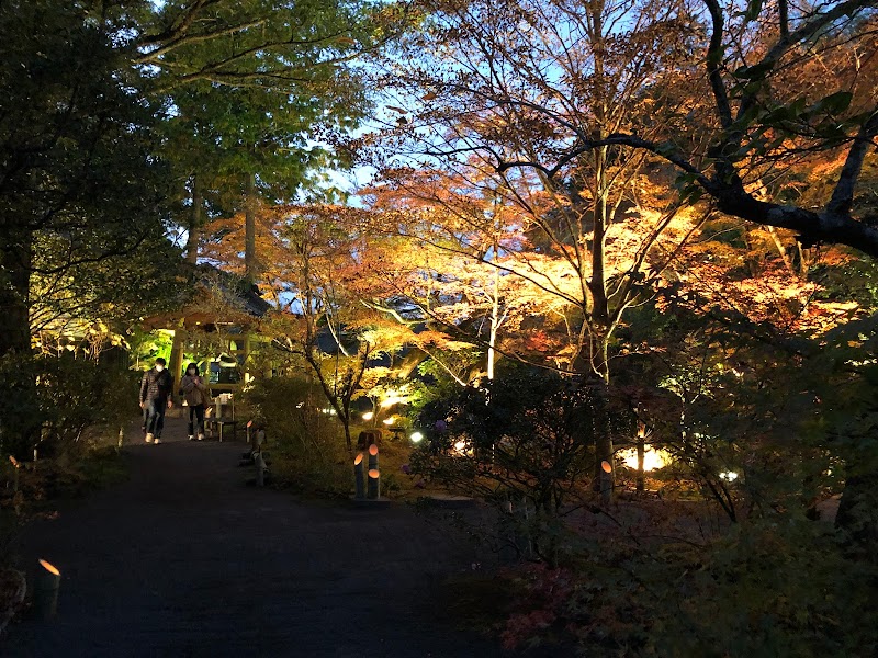 宝生寺石塔(市指定有形文化財)