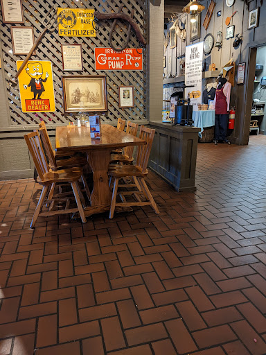 American Restaurant «Cracker Barrel Old Country Store», reviews and photos, 956 Schuylkill Mall, Frackville, PA 17931, USA