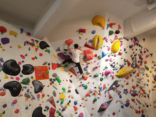 Climbing walls in Seoul