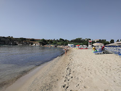 Foto de Spiaggia di Fontane Bianche área parcialmente resortada