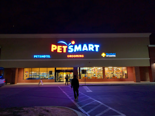 Pet Supply Store «PetSmart», reviews and photos, 700 N Milwaukee Ave, Vernon Hills, IL 60061, USA