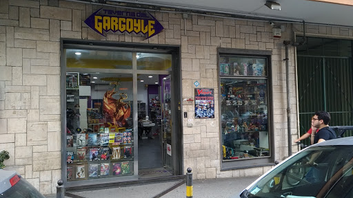 Trading cards shops in Naples