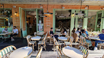 Atmosphère du Restaurant Brasserie Pastis à Paris - n°4