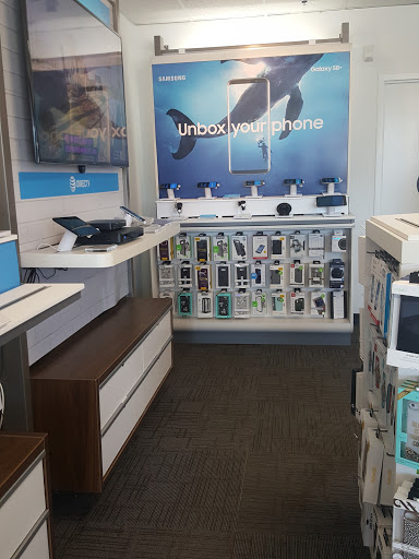 Cell Phone Store «AT&T», reviews and photos, 101B Pearl St, Essex Junction, VT 05452, USA