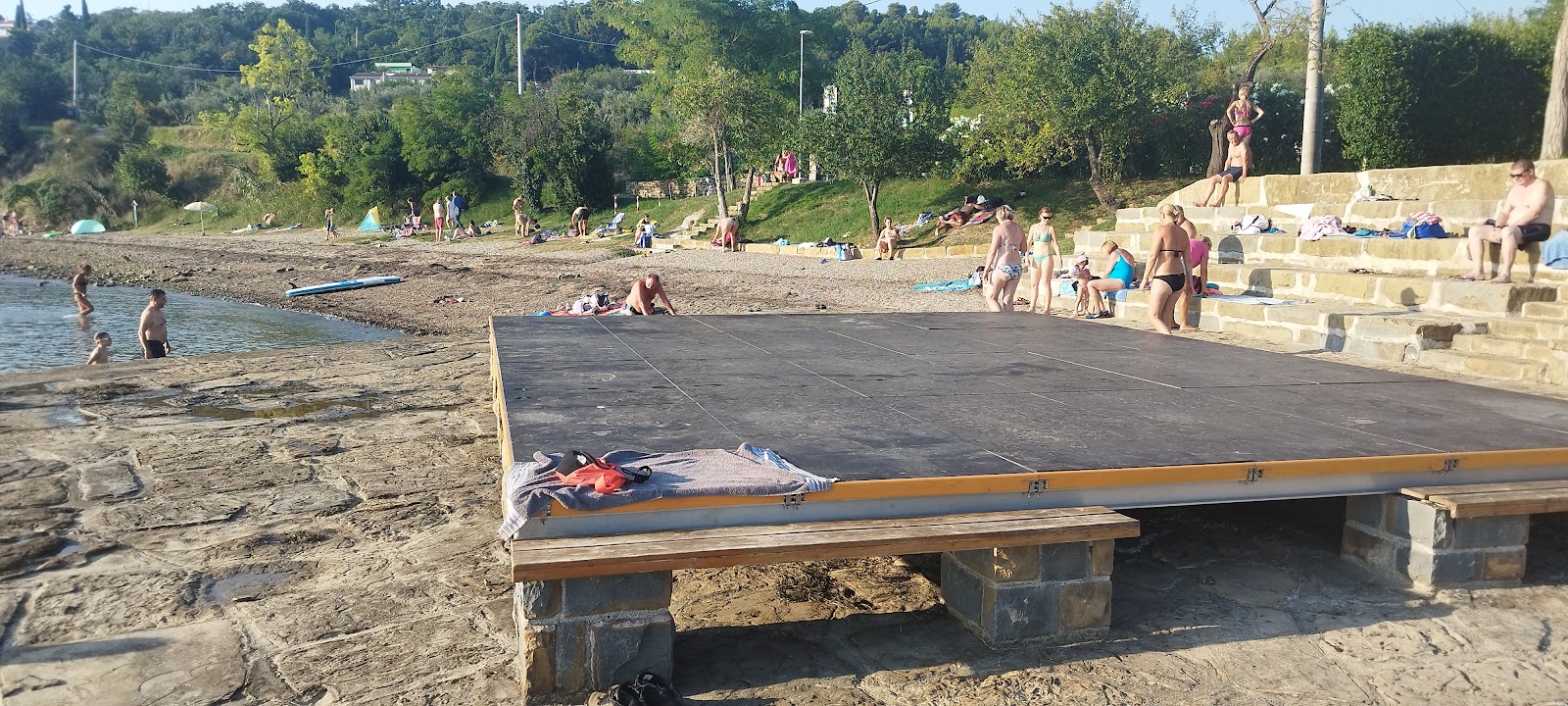 Plaza Valdoltra'in fotoğrafı geniş bir kıyı şeridi ile birlikte