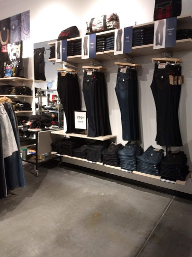 Outlet Mall «Nebraska Crossing Outlets», reviews and photos, 21209 Nebraska Crossing Dr, Gretna, NE 68028, USA