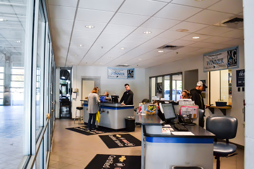 Cadillac Dealer «Holiday Chevrolet Cadillac», reviews and photos, 543 2nd St, Williamsburg, VA 23185, USA