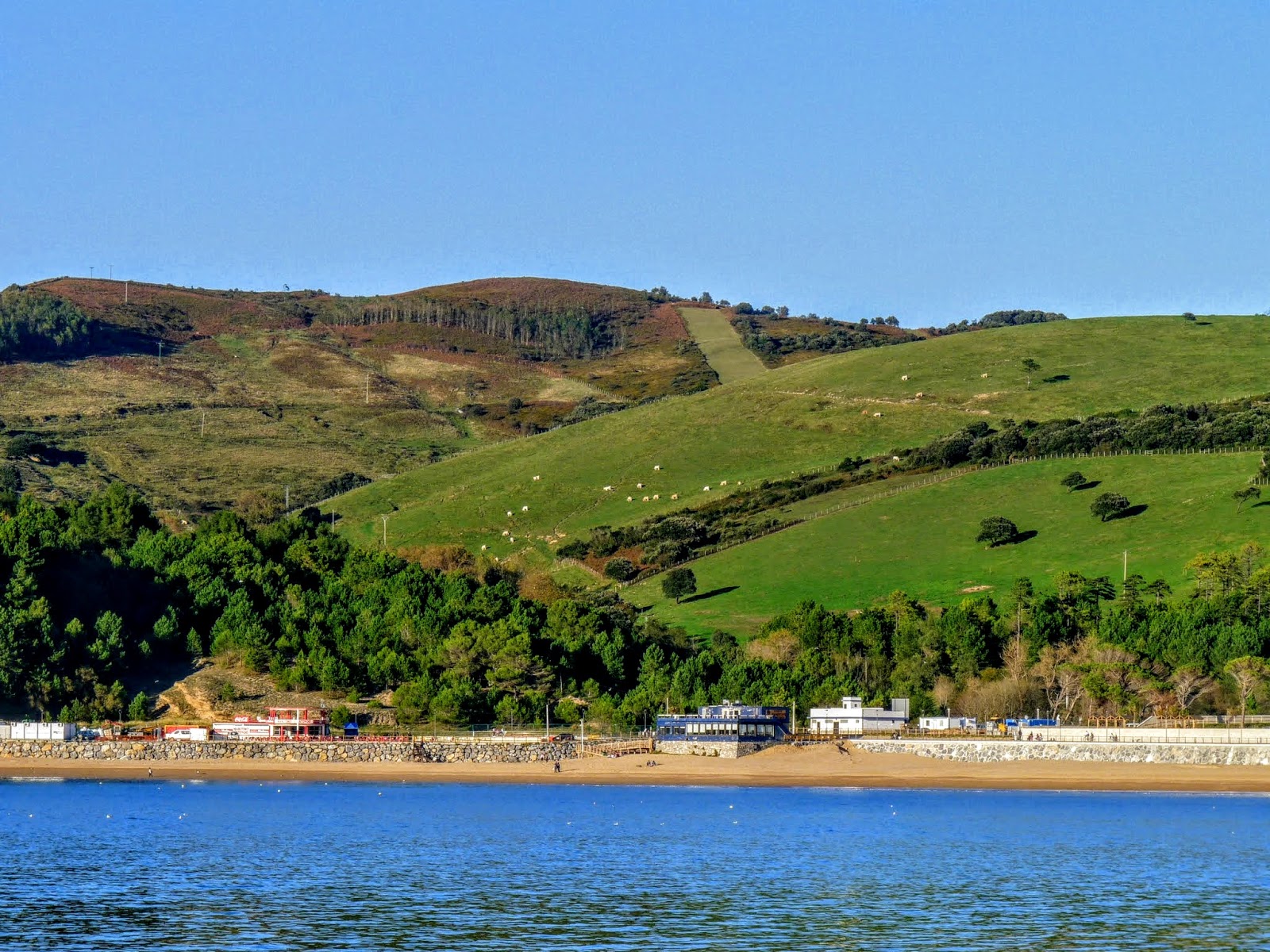 Foto de Playa Plentzia (Gorlizeko hondartza) y su hermoso paisaje