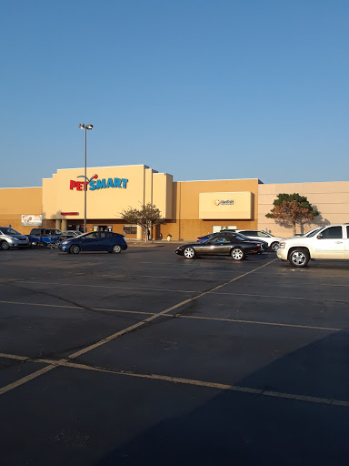 PetSmart, 215 N Burkhardt Rd, Evansville, IN 47715, USA, 