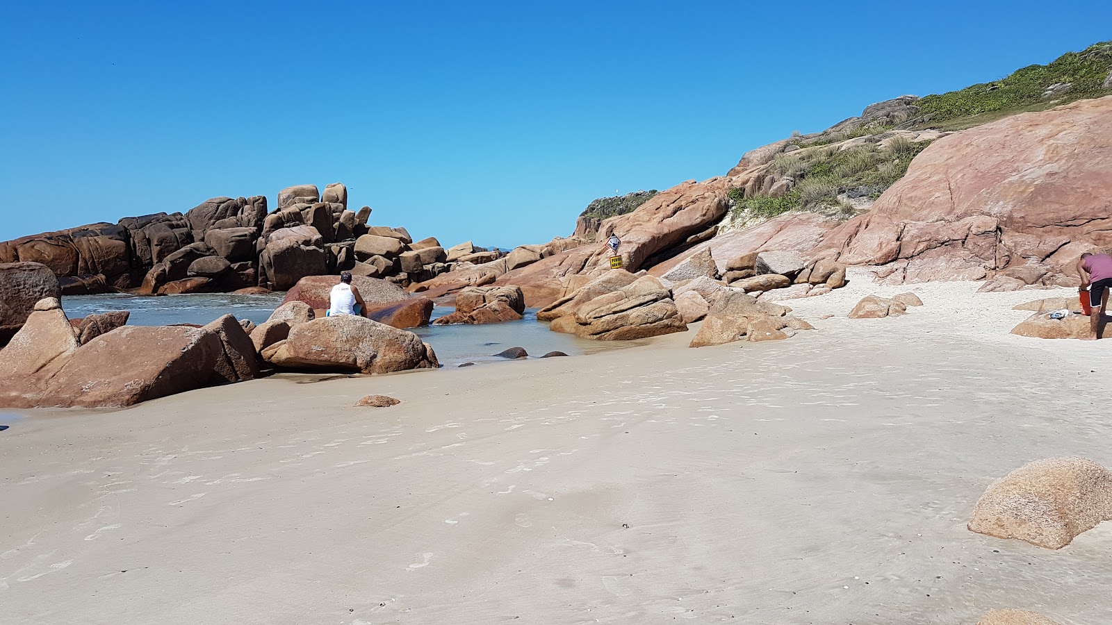 Foto de Prainha Guarda do Embau localizado em área natural