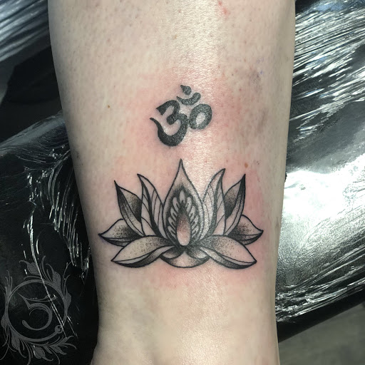 Tattoo Shop «5 Point Studios», reviews and photos, 1800 NW 86th St, Clive, IA 50325, USA