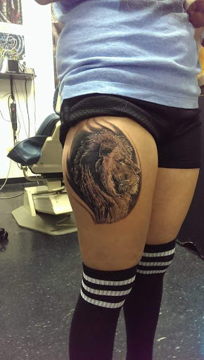 Tattoo Shop «Under the Gun Tattoo Studio», reviews and photos, 3998 Alum Creek Dr, Columbus, OH 43207, USA