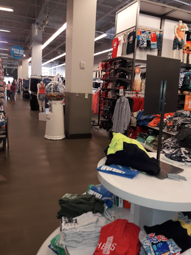 Clothing Store «Old Navy», reviews and photos, 3525 W Carson St #77, Torrance, CA 90503, USA
