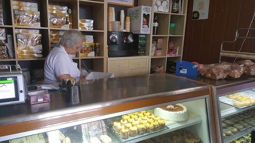 Pastelería Soles de Gredos en Hoyocasero, Ávila‎