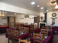 Atmosphère du Restaurant L'aconia à Courville-sur-Eure - n°1