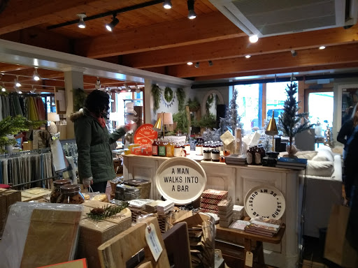 Shopping Mall «Tannery Shopping Center», reviews and photos, 50 Water St, Newburyport, MA 01950, USA