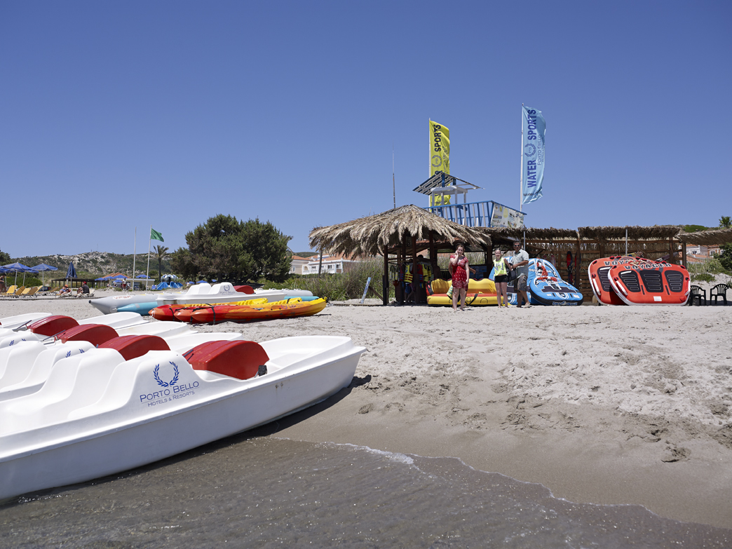Atlantica Beach'in fotoğrafı - rahatlamayı sevenler arasında popüler bir yer