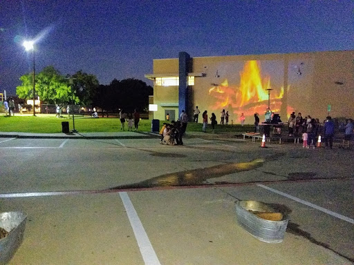 Recreation Center «Mustang Park Recreation Center», reviews and photos, 2223 Kinwest Pkwy, Irving, TX 75063, USA