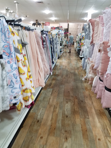 Department Store «Marshalls & HomeGoods», reviews and photos, 5915 20th St, Vero Beach, FL 32966, USA