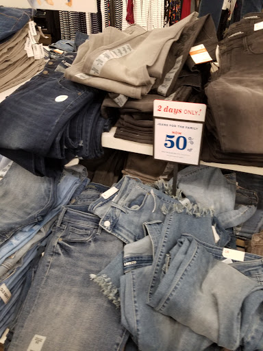 Stores to buy men's pants Nashville