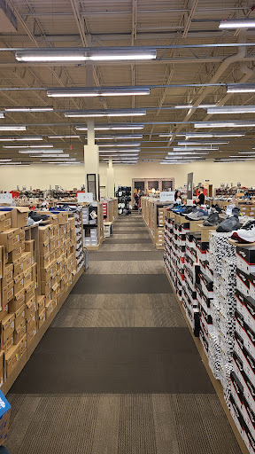 Shoe Store «DSW Designer Shoe Warehouse», reviews and photos, 720 Jefferson Rd, Rochester, NY 14623, USA
