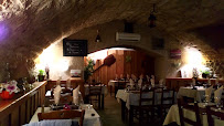Atmosphère du Restaurant La Taverne à Saint-Jean-en-Royans - n°12