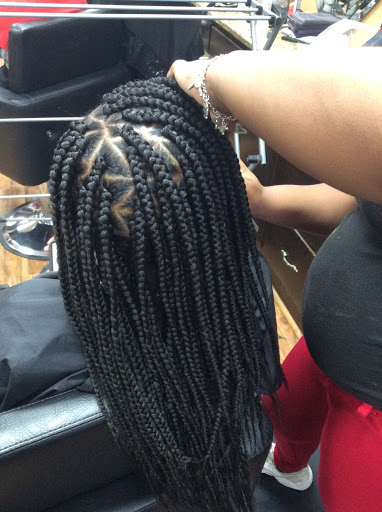 Beauty Salon «Designer Glitz & Glamour Spa and Hair Salon», reviews and photos, 222 E Aviation Blvd, Universal City, TX 78148, USA