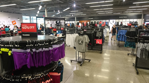 Clothing Store «Nike Factory Store», reviews and photos, 1101 Outlet Collection Way, Auburn, WA 98001, USA