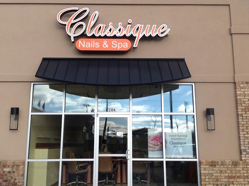 Classique Nails and Spa 40241
