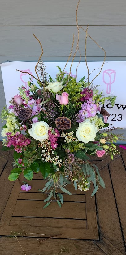 Birch n' Willow Wedding and Event Flowers