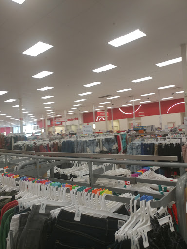 Department Store «Target», reviews and photos, 800 Broadview Village Sq, Broadview, IL 60155, USA