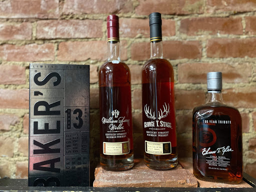 Liquor Store «Red Castle Liquor Store and Growler Filling Station», reviews and photos, 1200 S 1st St, Louisville, KY 40203, USA