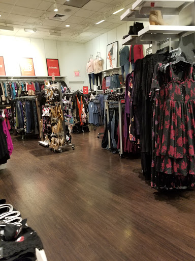 Clothing Store «Torrid», reviews and photos, 2270 E Williams Field Rd Suite # 684, Gilbert, AZ 85296, USA