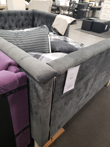 Furniture Store «Value City Furniture», reviews and photos, 4095 Richmond Rd, Warrensville Heights, OH 44122, USA