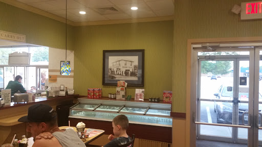 American Restaurant «Newport Creamery», reviews and photos, 1256 Warwick Ave, Warwick, RI 02888, USA