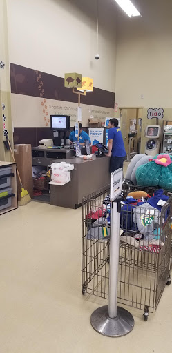 Pet Supply Store «Petco Animal Supplies», reviews and photos, 317 E Trenton Rd, Edinburg, TX 78539, USA