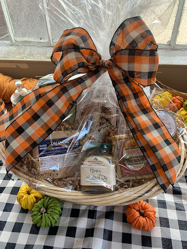 Grocery Store «Old Wethersfield Country Store», reviews and photos, 221 Main St, Wethersfield, CT 06109, USA